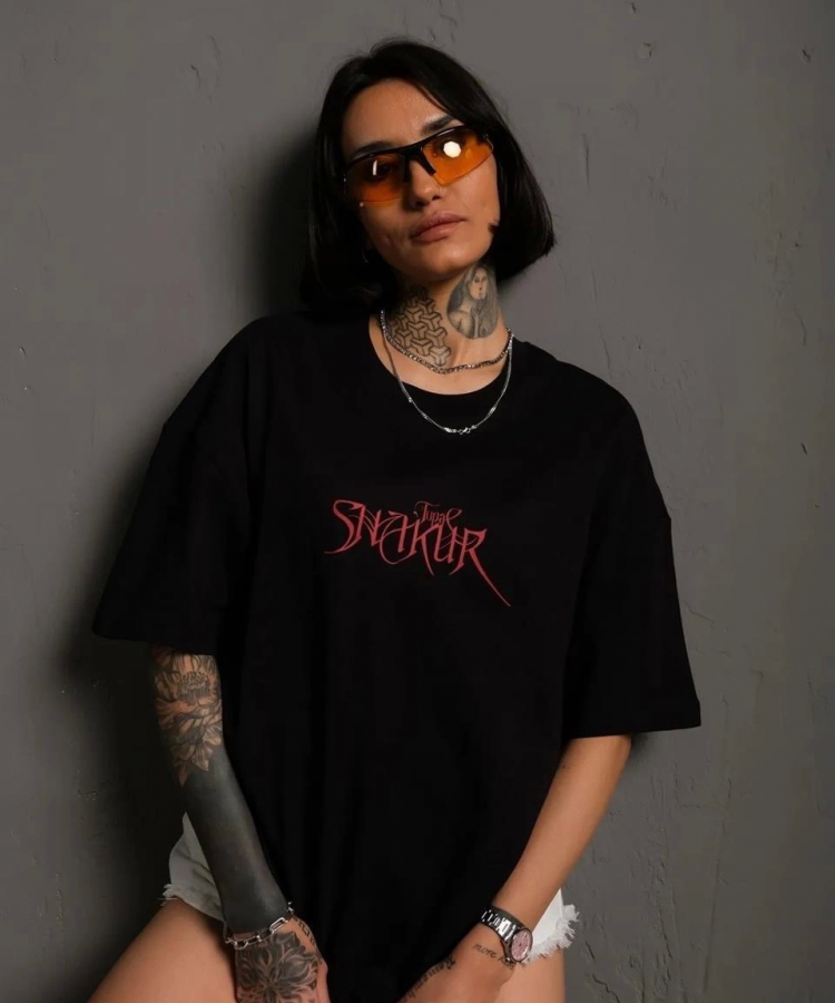 Kadın Sırt Baskılı Oversize T-Shirt - Siyah