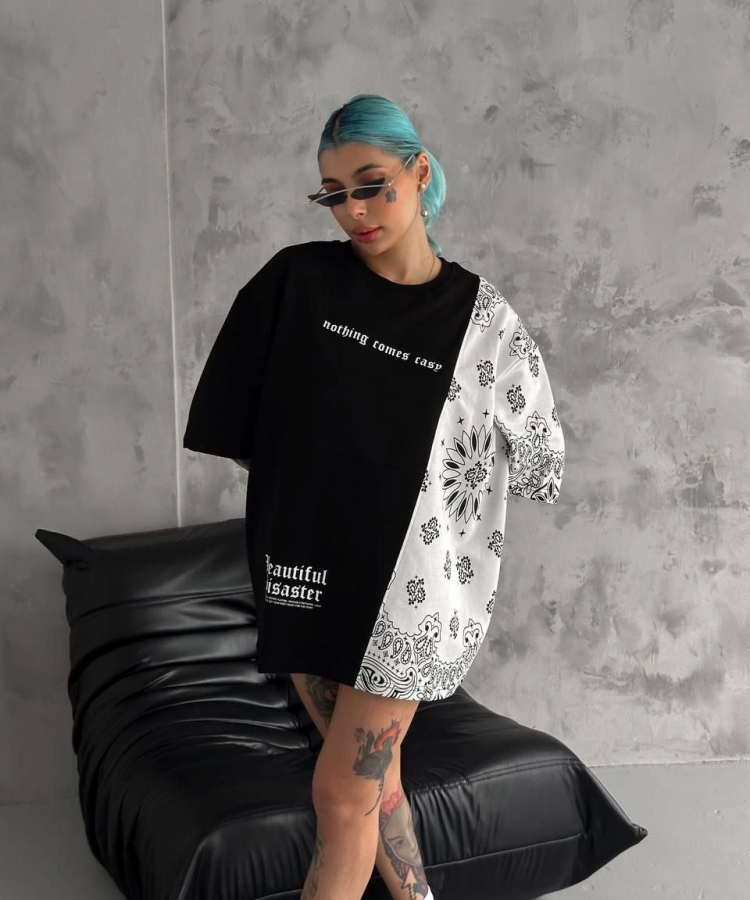 Unisex Parçalı ve Baskılı Oversize T-Shirt - Siyah